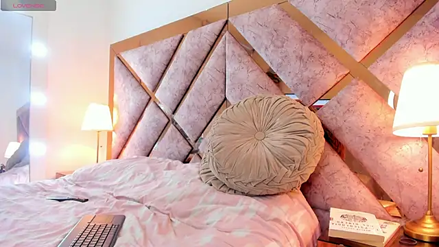 Snapshot of Jennalove_ chatting on December 2025 10:48:01 PM Jennalove online show from December 2025 10:48:01 PM