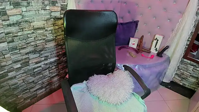 Prety Nany online show from April 2026 01:49:01 PM