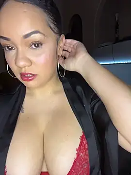 Snapshot of DestineeJayde chatting on October 2025 06:25:02 AM DestineeJayde online show from October 2025 06:25:02 AM