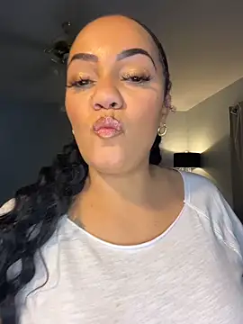 Snapshot of DestineeJayde chatting on October 2025 05:17:02 AM DestineeJayde online show from October 2025 05:17:02 AM