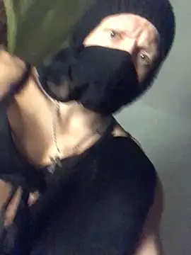 BigAssKi online show from November 2025 04:38:01 AM