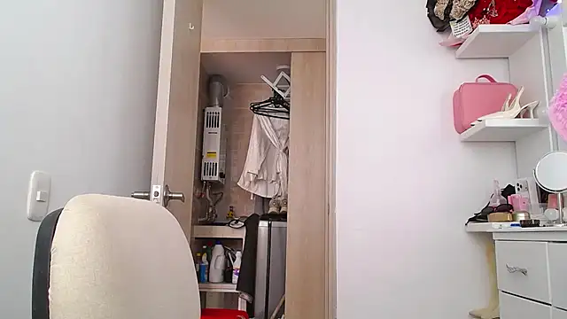 Barbie girl 69 online show from May 2026 06:06:01 PM
