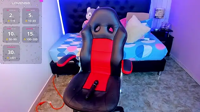 julieth love  online show from November 2025 02:32:02 PM