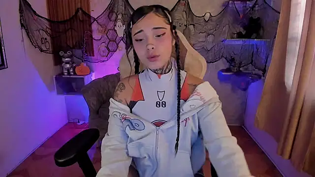 mia catt05 online show from October 2025 04:40:02 PM