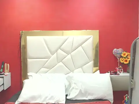 CanellaHotx online show from September 2025 04:56:01 PM