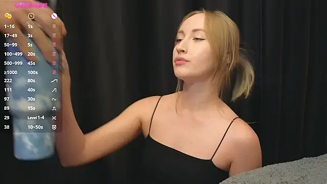 luxmuur online show from October 2025 03:03:02 PM