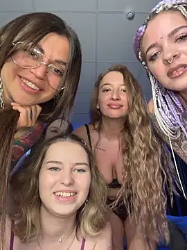 Snapshot of RollingGirls chatting on May 2026 01:09:01 PM RollingGirls online show from May 2026 01:09:01 PM