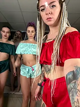 RollingGirls online show from October 2025 01:02:01 PM