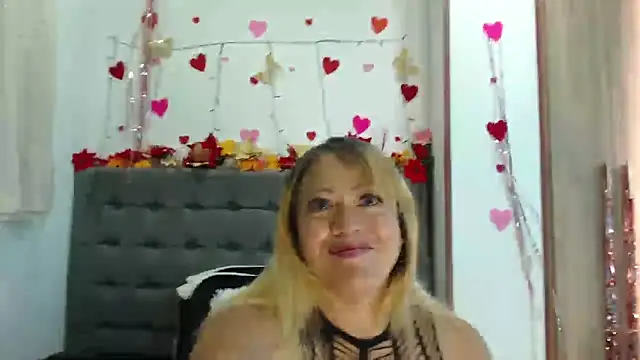 ChristinMooree online show from January 2026 05:27:02 PM