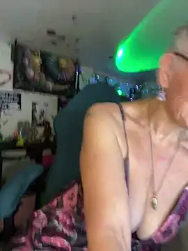 TrenaAnne online show from March 2025 02:32:02 PM