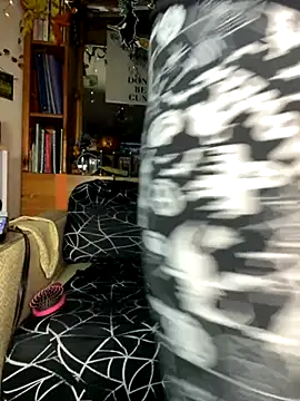 Snapshot of TrenaAnne chatting on October 2025 03:42:01 PM TrenaAnne online show from October 2025 03:42:01 PM