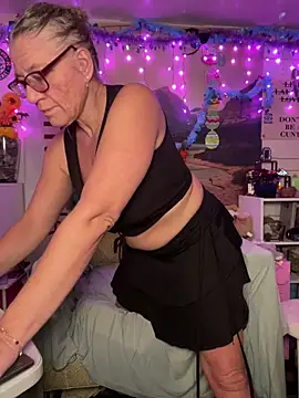 TrenaAnne online show from March 2026 09:17:02 PM