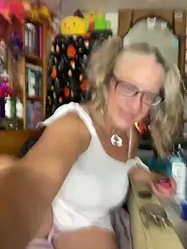 TrenaAnne online show from September 2025 02:32:01 AM