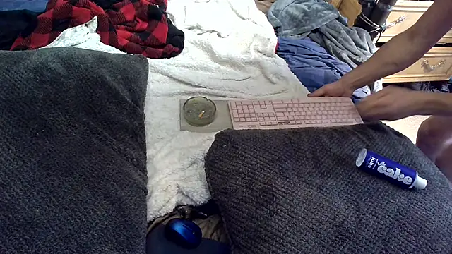 cdressupdiva online show from December 2024 12:01:01 PM