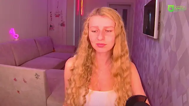 AmaliaQueen online show from October 2025 01:22:02 PM