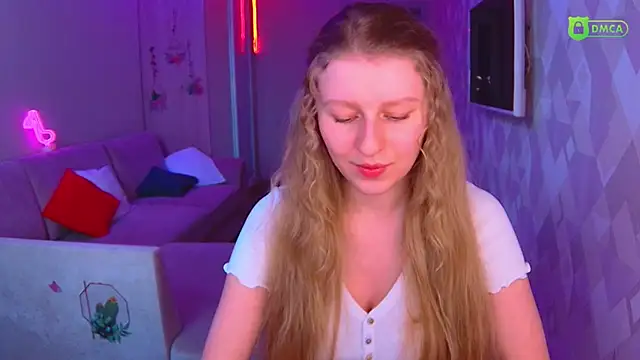 Snapshot of AmaliaQueen chatting on March 2025 02:36:02 PM AmaliaQueen online show from March 2025 02:36:02 PM
