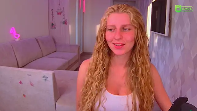 Snapshot of AmaliaQueen chatting on September 2025 02:33:01 PM AmaliaQueen online show from September 2025 02:33:01 PM