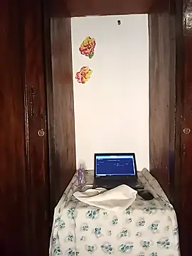 Snapshot of The-Peach-Flexer chatting on October 2025 10:43:02 PM The-Peach-Flexer online show from October 2025 10:43:02 PM