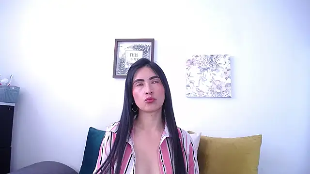 JainaRogers online show from April 2026 05:52:02 PM