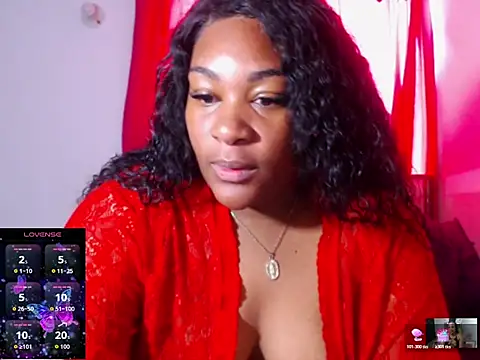 Snapshot of the_pearl199 chatting on May 2026 01:07:01 PM the pearl199 online show from May 2026 01:07:01 PM