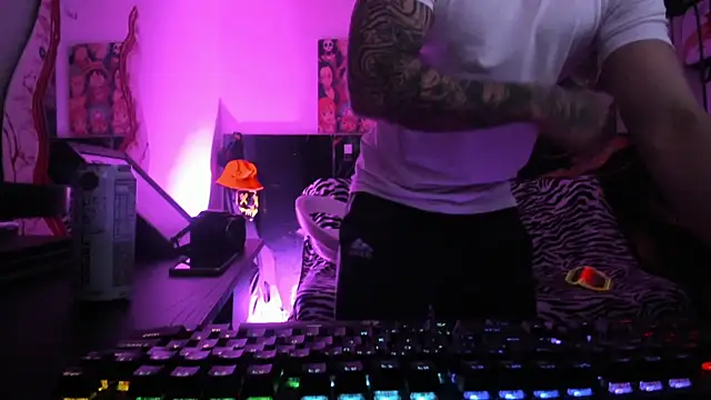 Sisoyalejo420 online show from December 2025 05:17:02 AM