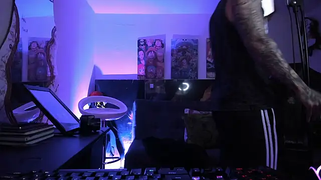 Sisoyalejo420 online show from November 2025 03:17:02 AM