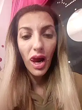 RileyLanna online show from December 2025 03:49:02 PM
