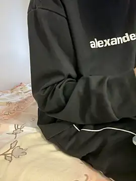 Snapshot of POCARI_SWEAT chatting on April 2026 12:57:02 AM POCARI SWEAT online show from April 2026 12:57:02 AM