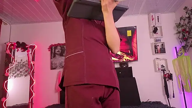 Alaia Asuka online show from October 2025 01:37:02 AM