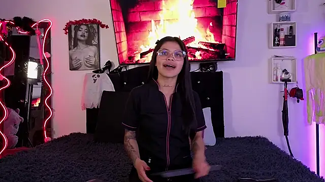 Alaia Asuka online show from October 2025 11:18:02 PM