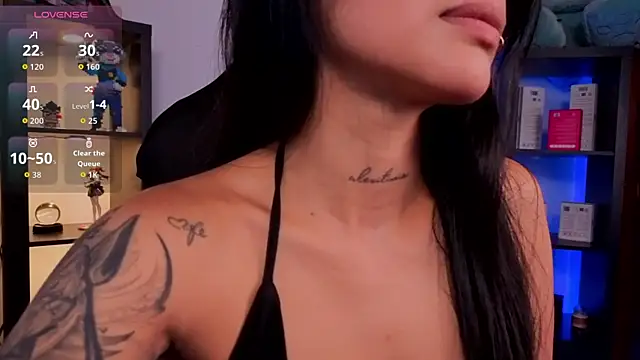 Snapshot of Alaia_Asuka chatting on June 2026 01:11:02 AM Alaia Asuka online show from June 2026 01:11:02 AM