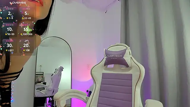 Snapshot of Linda_martin_x chatting on December 2024 05:27:02 AM Linda martin x online show from December 2024 05:27:02 AM