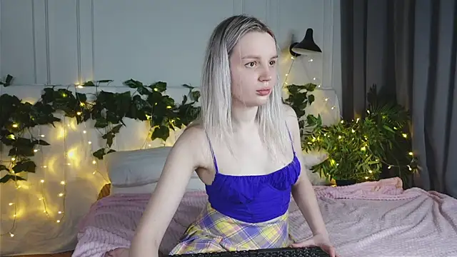 Beatrica Klein online show from March 2025 03:48:02 PM