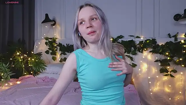Beatrica Klein online show from March 2025 06:08:02 PM