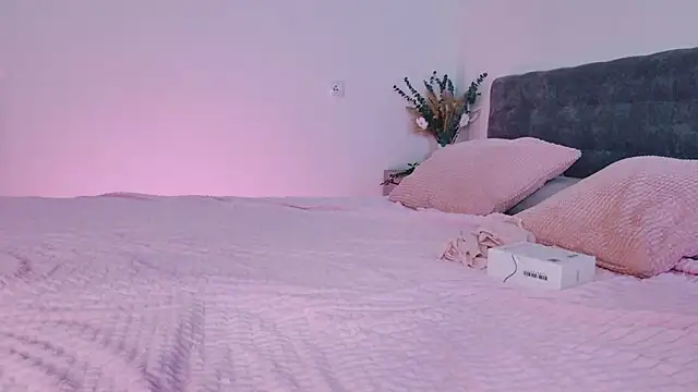 Beatrica Klein online show from April 2026 03:24:01 PM