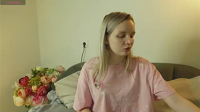 Snapshot of Beatrica_Klein chatting on November 2025 04:00:02 PM Beatrica Klein online show from November 2025 04:00:02 PM