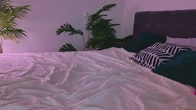 Beatrica Klein online show from June 2026 02:33:01 PM