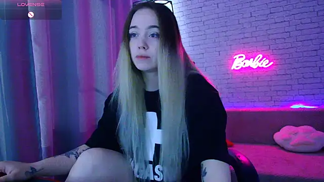Snapshot of -Stacyy- chatting on September 2025 05:00:02 AM -Stacyy- online show from September 2025 05:00:02 AM