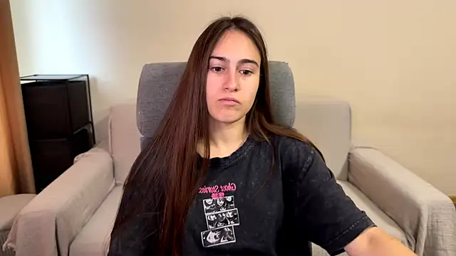 AliceKolltt online show from November 2025 09:45:02 AM