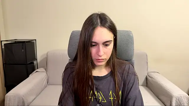 AliceKolltt online show from April 2026 09:39:33 PM