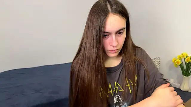 Snapshot of AliceKolltt chatting on April 2026 02:27:02 AM AliceKolltt online show from April 2026 02:27:02 AM