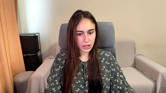 AliceKolltt online show from October 2025 07:49:01 AM