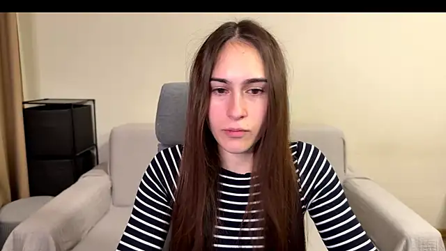 AliceKolltt online show from November 2025 04:29:01 PM