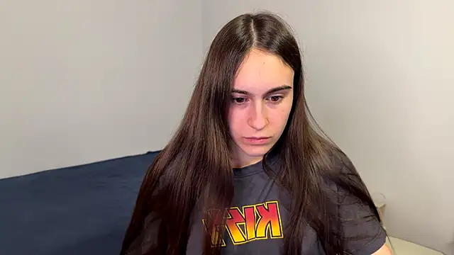Snapshot of AliceKolltt chatting on May 2026 08:15:01 PM AliceKolltt online show from May 2026 08:15:01 PM