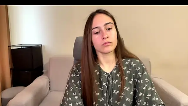 AliceKolltt online show from November 2025 11:10:01 AM