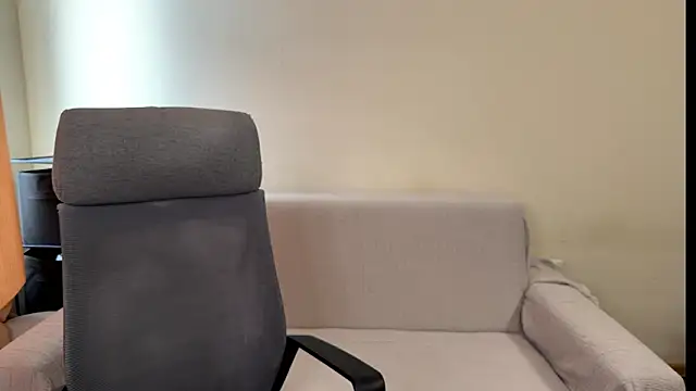 AliceKolltt online show from February 2026 10:44:02 AM