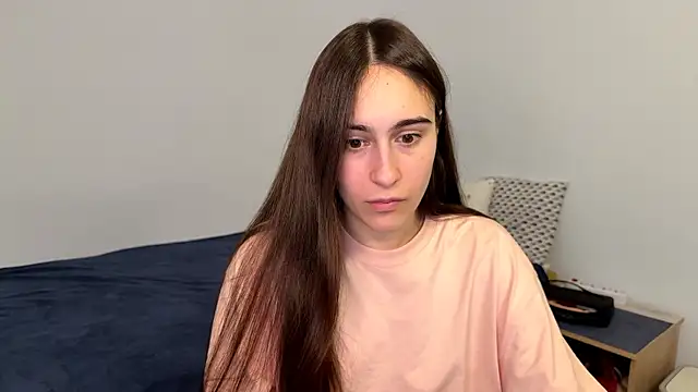 Snapshot of AliceKolltt chatting on May 2026 05:02:02 PM AliceKolltt online show from May 2026 05:02:02 PM