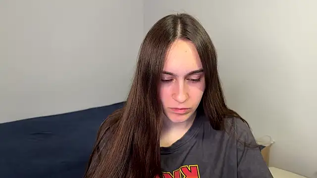Snapshot of AliceKolltt chatting on May 2026 09:11:02 PM AliceKolltt online show from May 2026 09:11:02 PM