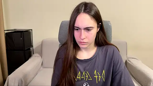 AliceKolltt online show from April 2026 09:09:02 PM