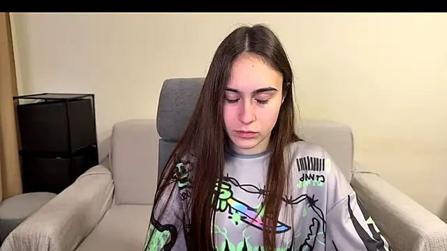 AliceKolltt online show from December 2025 01:54:02 PM